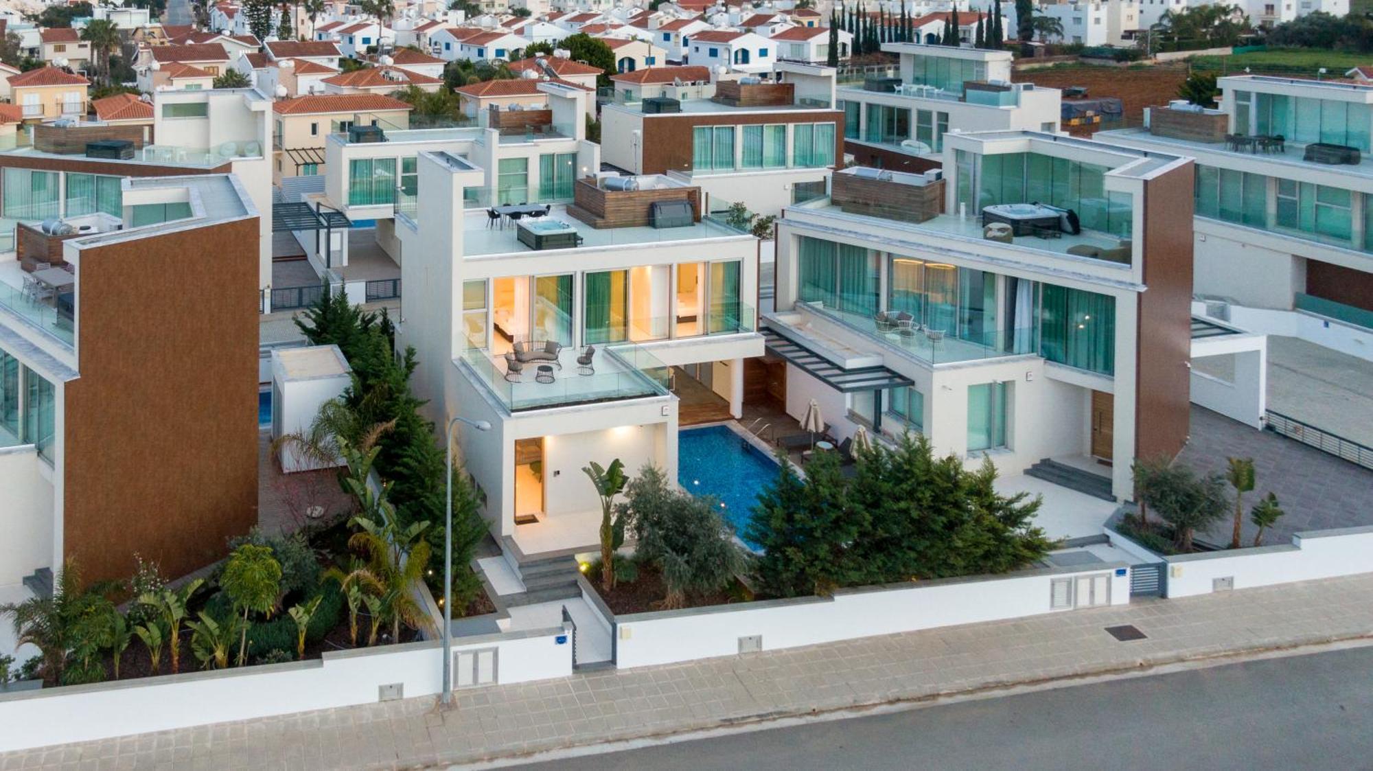 Seaview Luxury Villa Jacuzzi & Pool! 2 Min Beach Protaras Luaran gambar