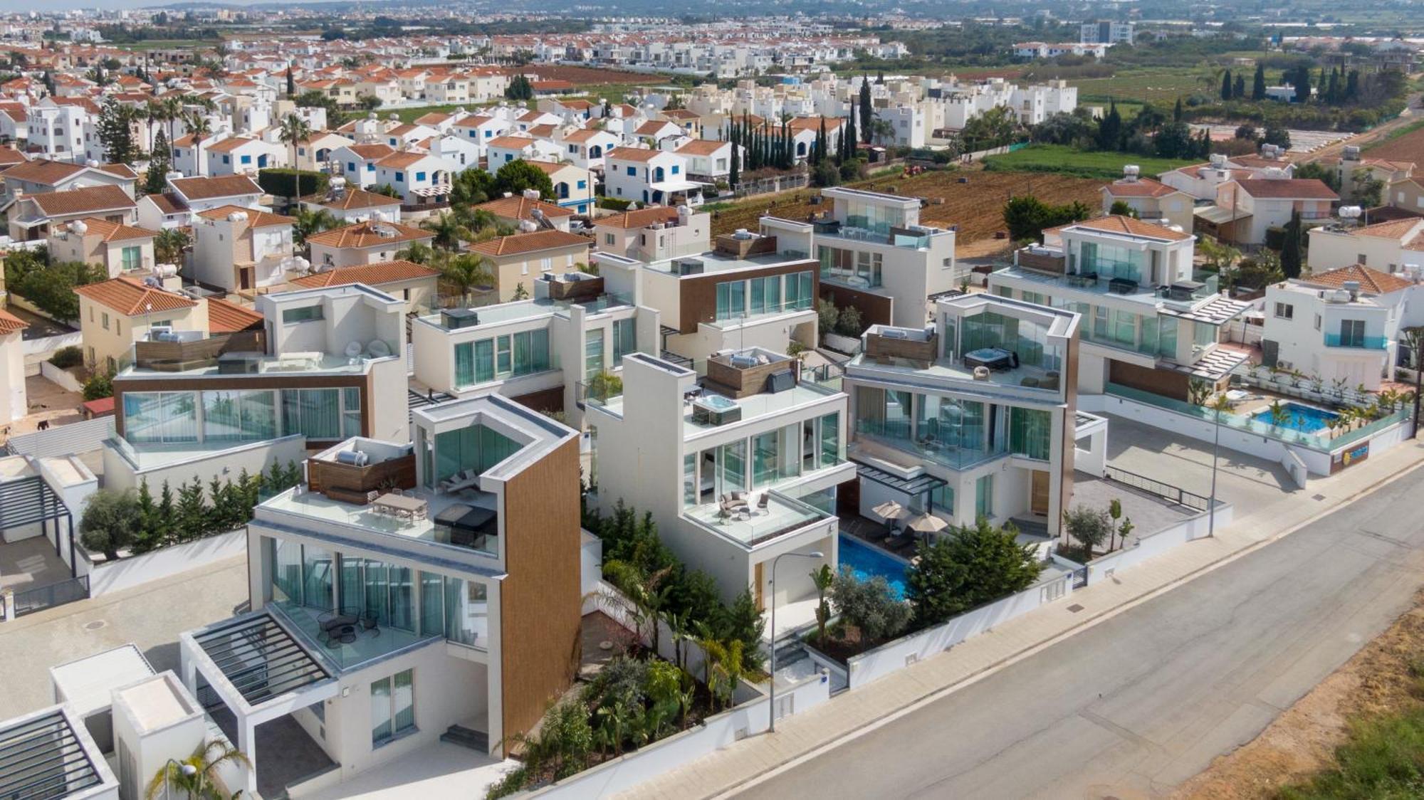 Seaview Luxury Villa Jacuzzi & Pool! 2 Min Beach Protaras Luaran gambar