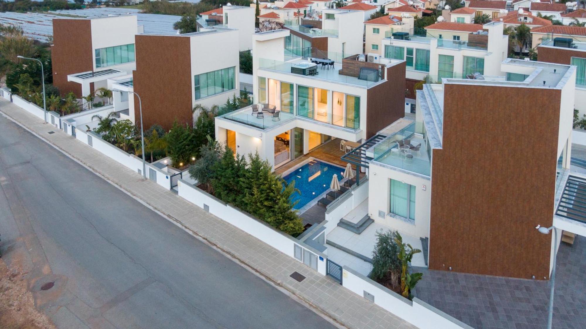 Seaview Luxury Villa Jacuzzi & Pool! 2 Min Beach Protaras Luaran gambar