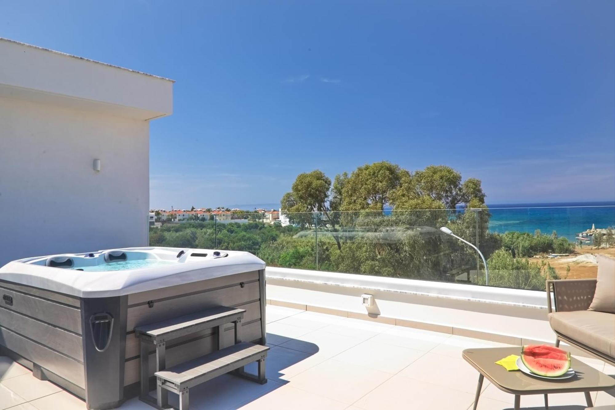 Seaview Luxury Villa Jacuzzi & Pool! 2 Min Beach Protaras Luaran gambar