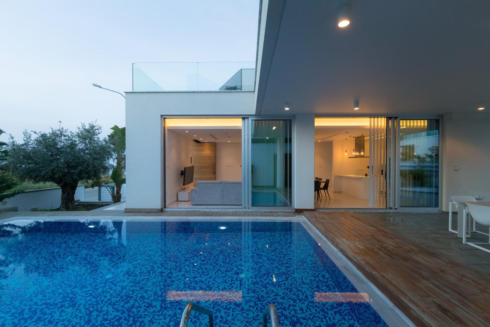Seaview Luxury Villa Jacuzzi & Pool! 2 Min Beach Protaras Luaran gambar