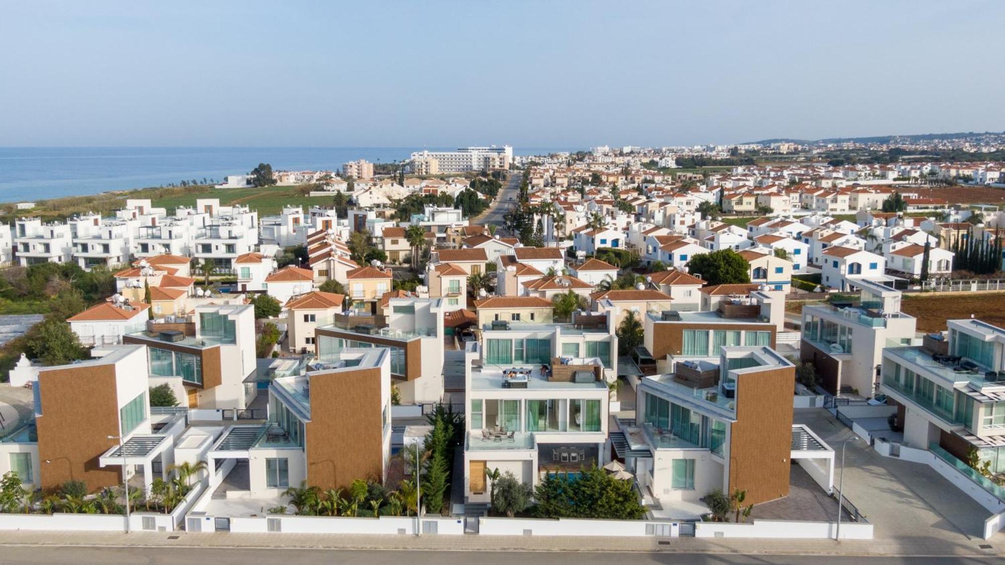 Seaview Luxury Villa Jacuzzi & Pool! 2 Min Beach Protaras Luaran gambar