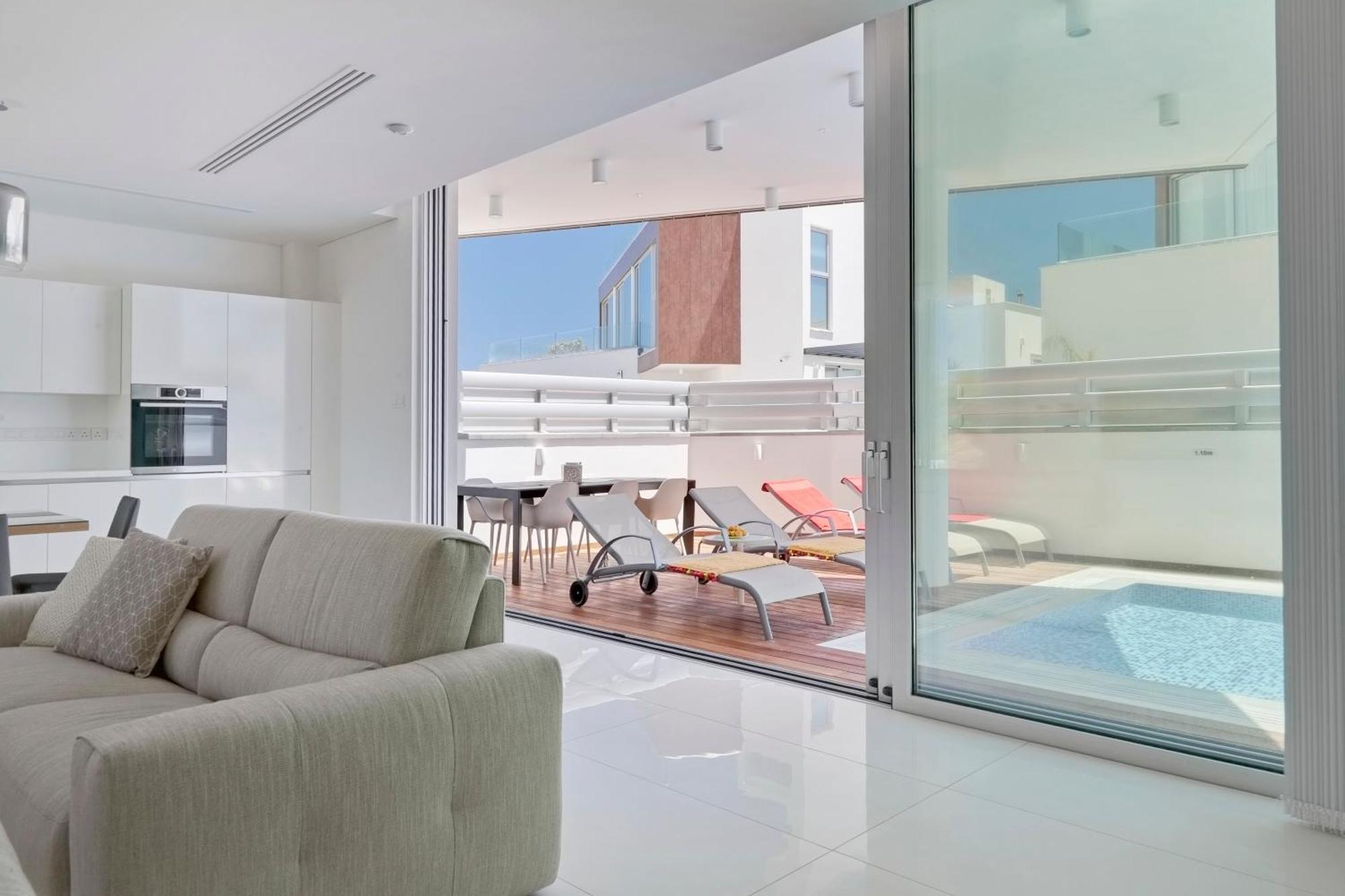 Seaview Luxury Villa Jacuzzi & Pool! 2 Min Beach Protaras Luaran gambar