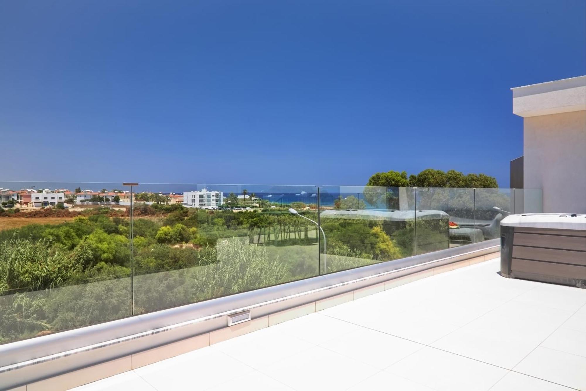 Seaview Luxury Villa Jacuzzi & Pool! 2 Min Beach Protaras Luaran gambar